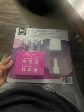 & Other Stories Power Kit with Lightning Connector — Pink and White